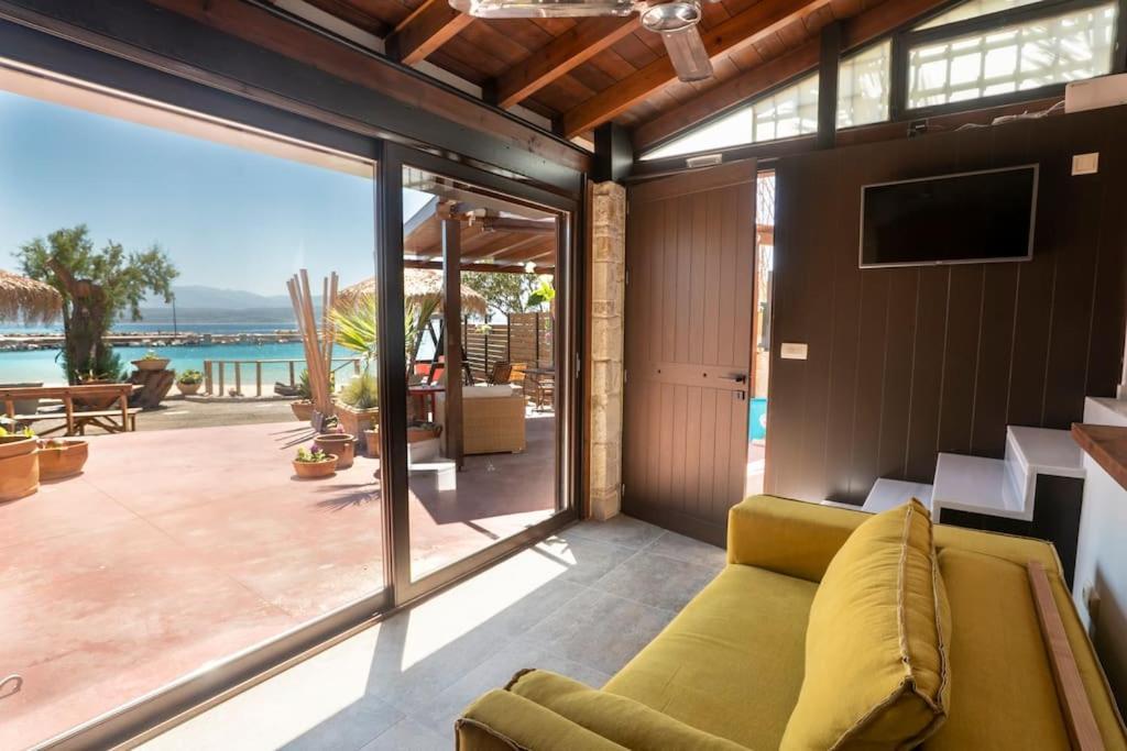 Sea And Sun Metaxy Mas, Brand-New, Beachfront ! Chania  Buitenkant foto